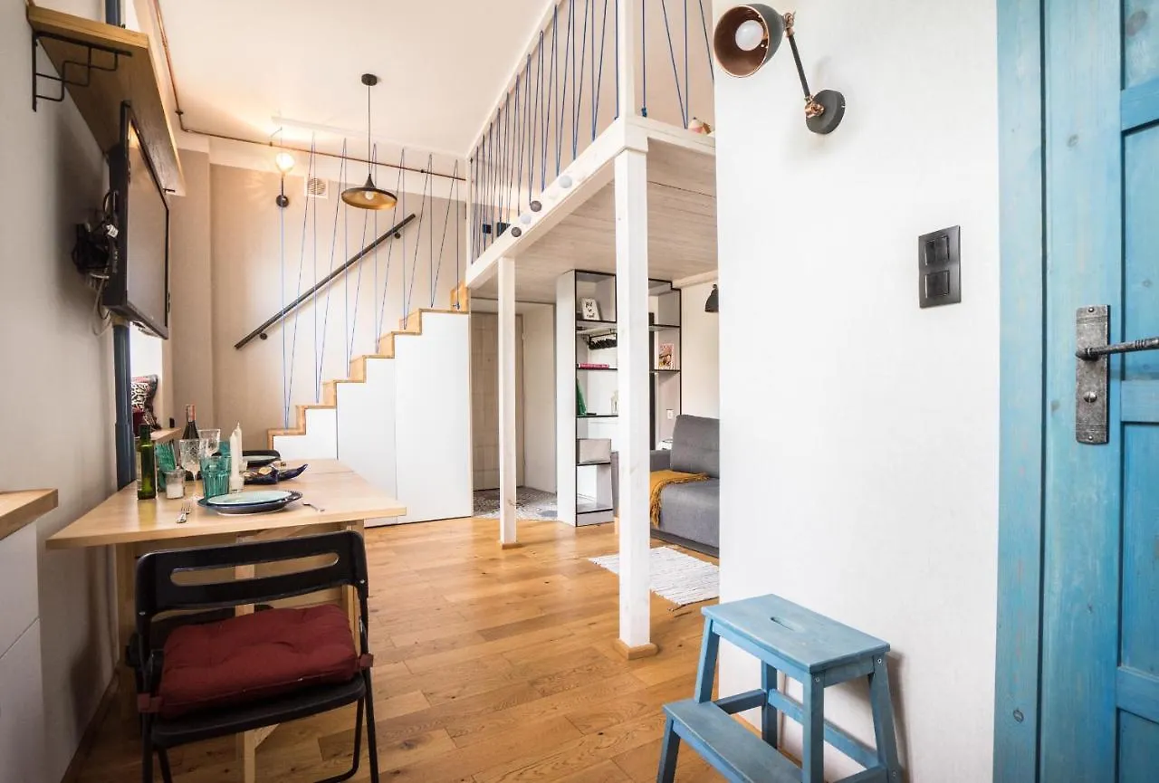 Oomph Warsaw Central Premium Apartments