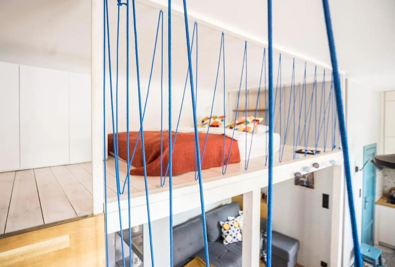 Oomph Warsaw Central Premium Apartments